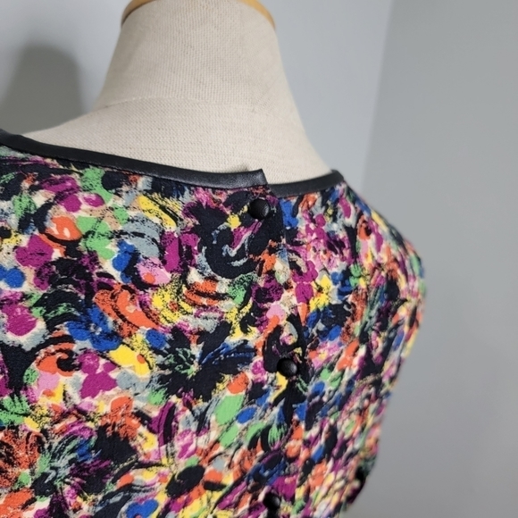 Zara Women Small Short  Hi-Low Sleeve Shirt with Bright Pattern & Button Up Back - Picture 7 of 13